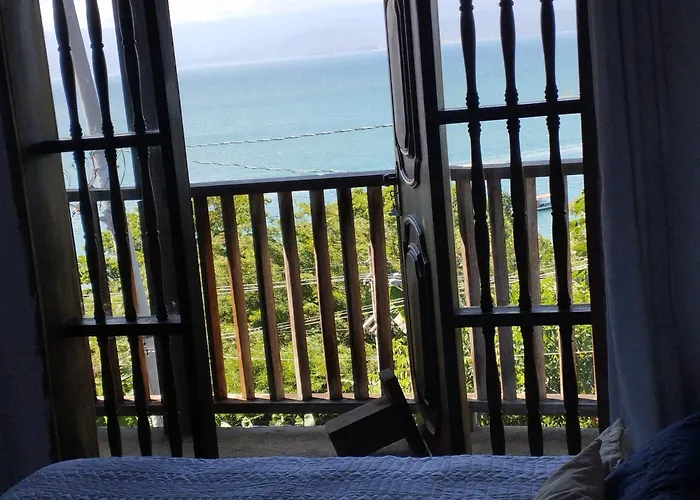 Refugio Na Praia Da Armacao