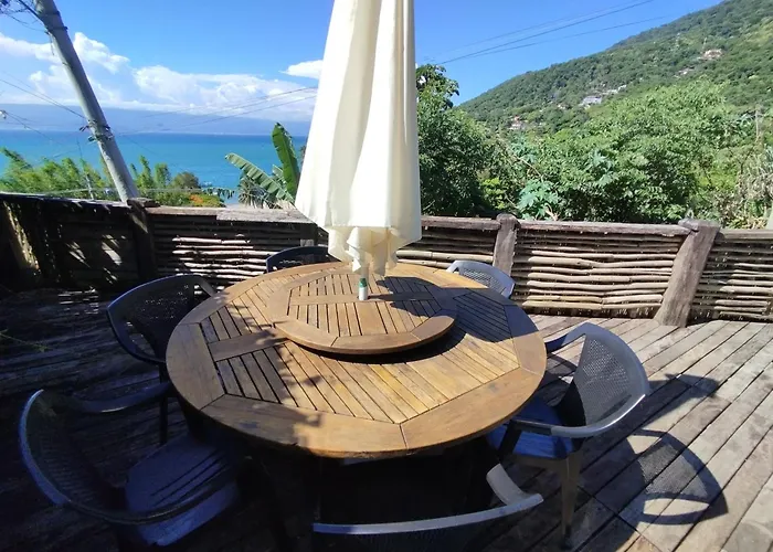 Refugio Na Praia Da Armacao